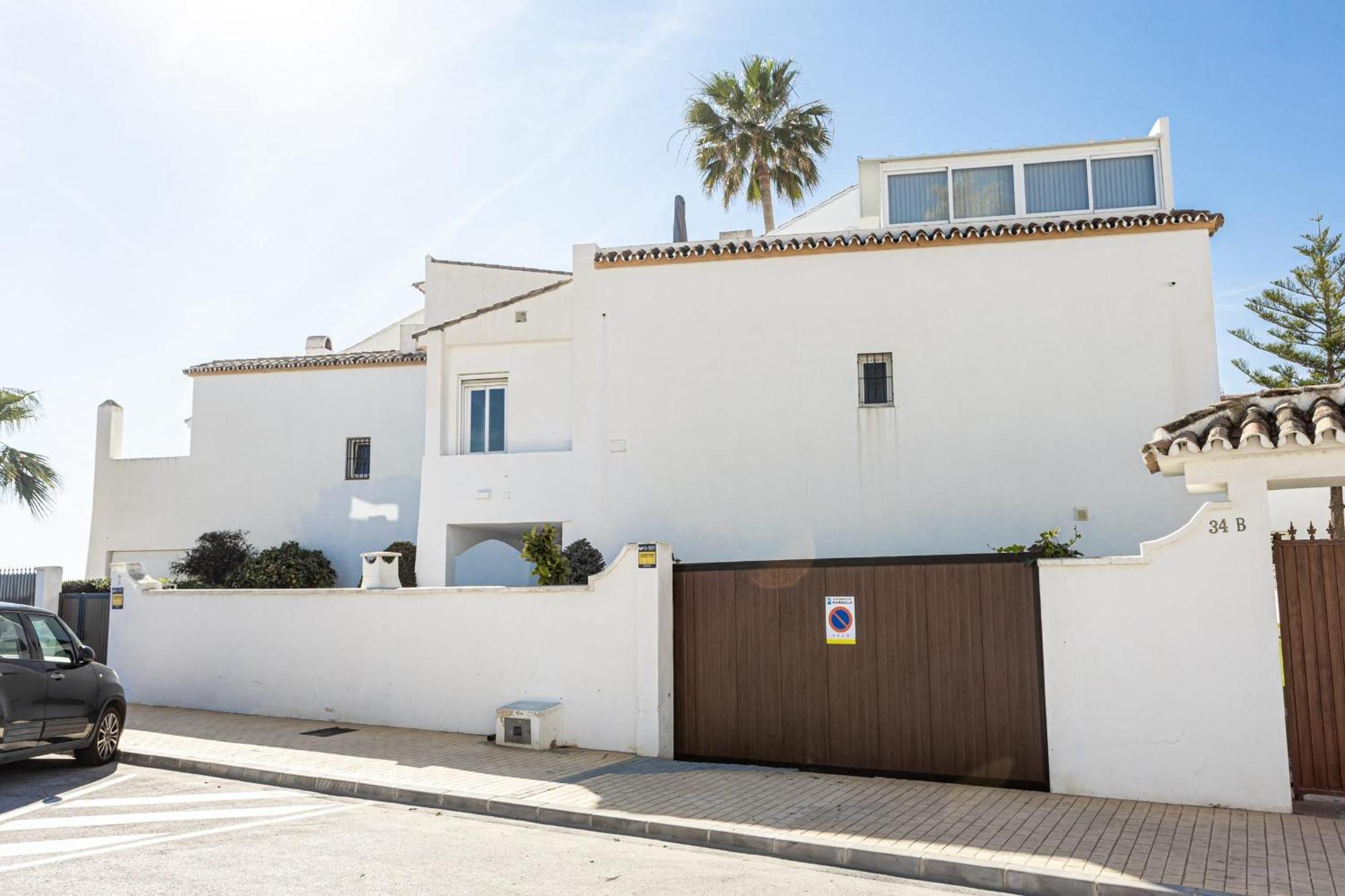 Vakantiehuis Frontline Townhouse El Rosario- 4 Bedrooms *