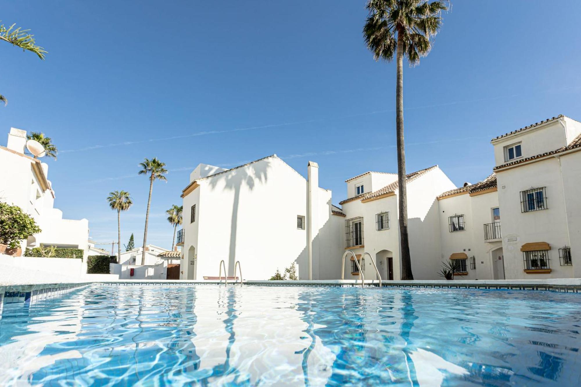 Vakantiehuis Frontline Townhouse El Rosario- 4 Bedrooms Marbella