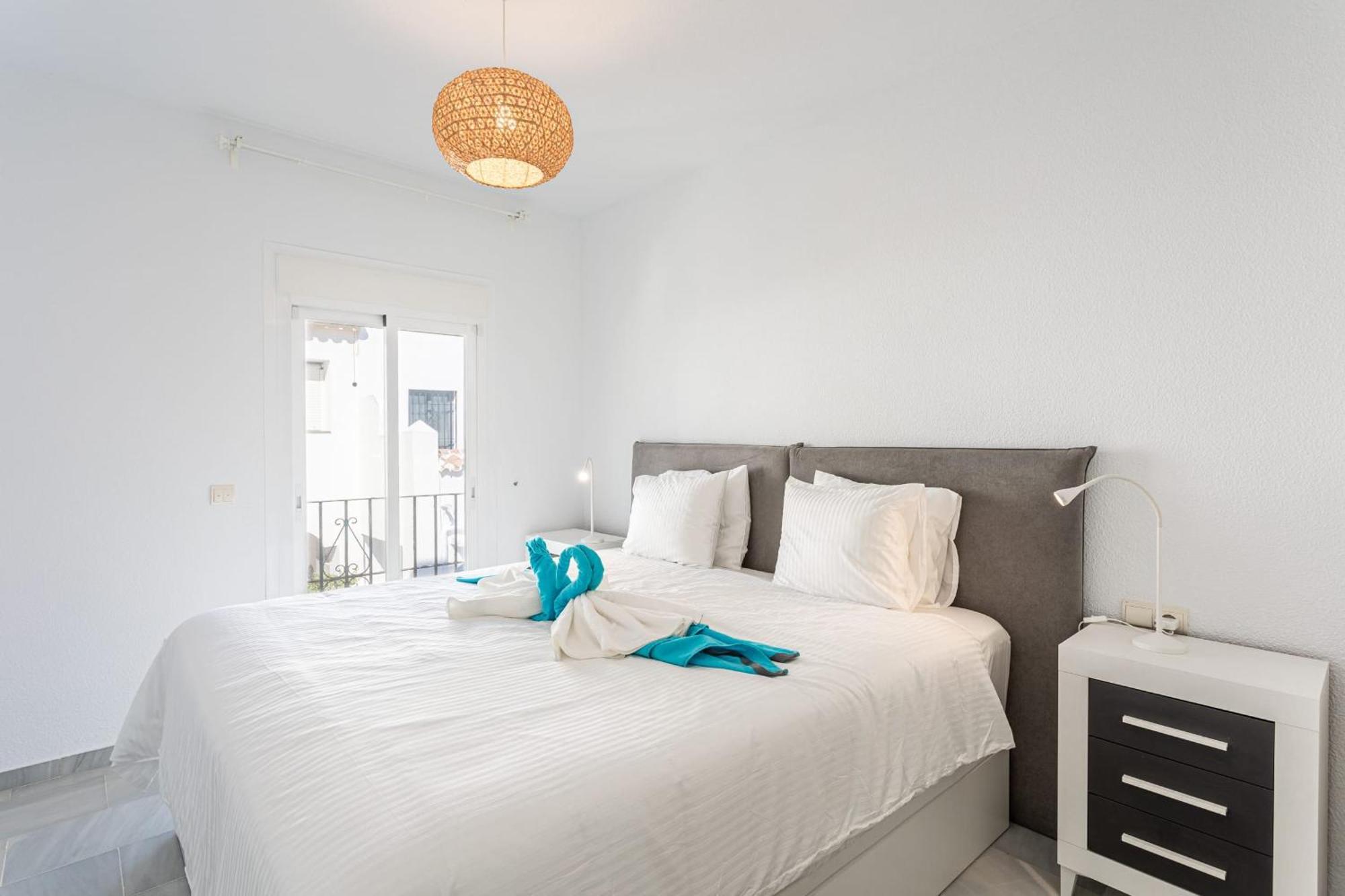 Frontline Townhouse El Rosario- 4 Bedrooms Vakantiehuis