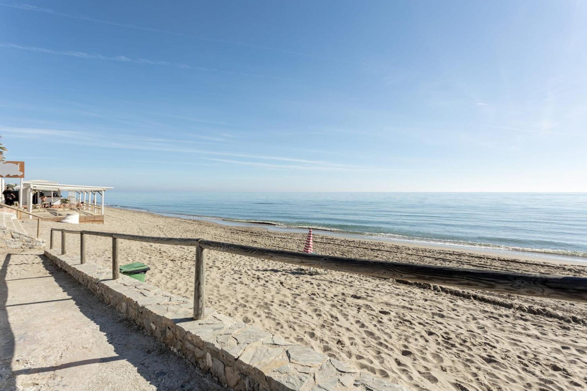 Frontline Townhouse El Rosario- 4 Bedrooms Vakantiehuis *