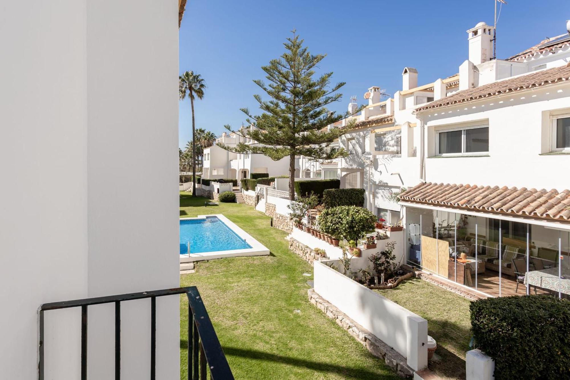 Frontline Townhouse El Rosario- 4 Bedrooms Vakantiehuis